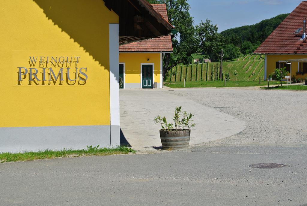 Weingut Primus Suedsteiermark Spielfeld Exteriör bild