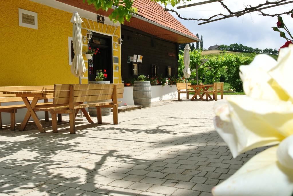 Weingut Primus Suedsteiermark Spielfeld Exteriör bild