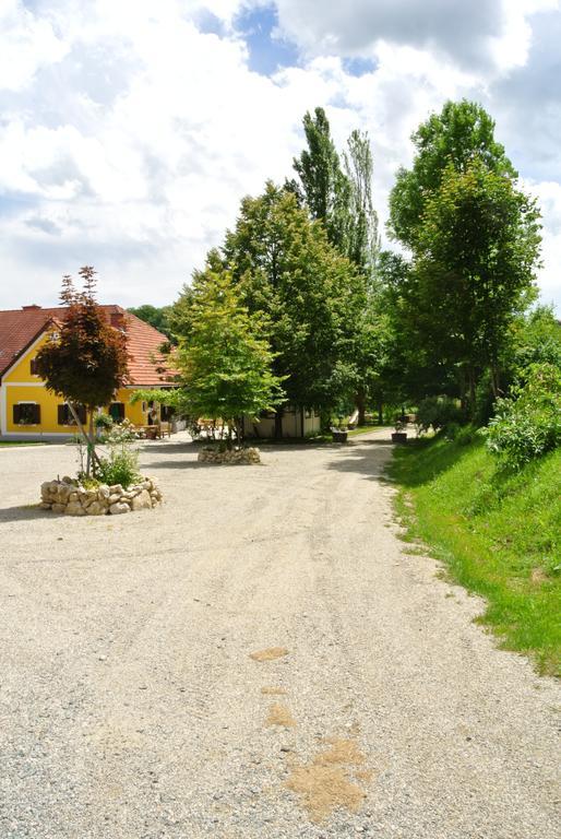 Weingut Primus Suedsteiermark Spielfeld Exteriör bild