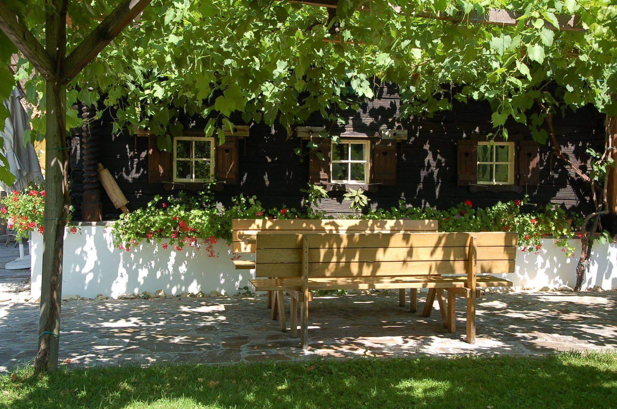 Weingut Primus Suedsteiermark Spielfeld Exteriör bild